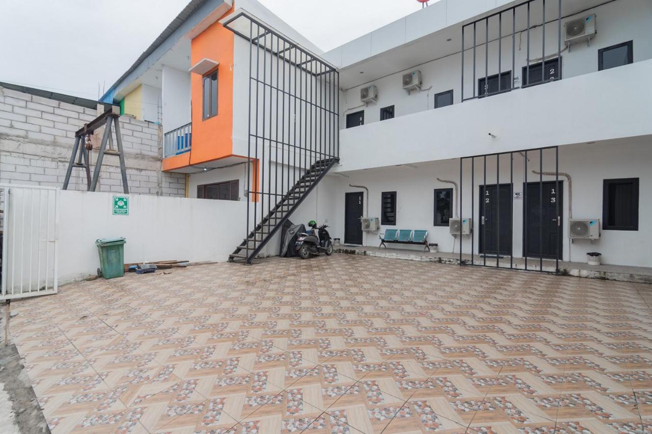 Reddoorz At Sani Guest House Balikpapan Екстер'єр фото